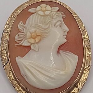 Vintage cameo 10k.. Weight 20 grams